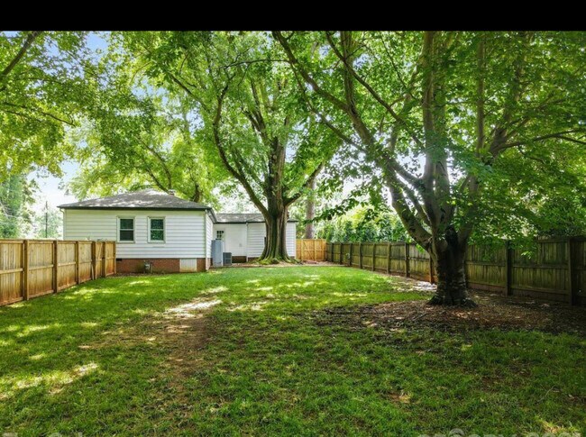 Building Photo - 4326 Castleton Rd