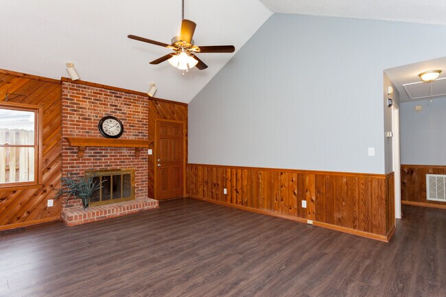 Building Photo - 3600 Ladywood Ct