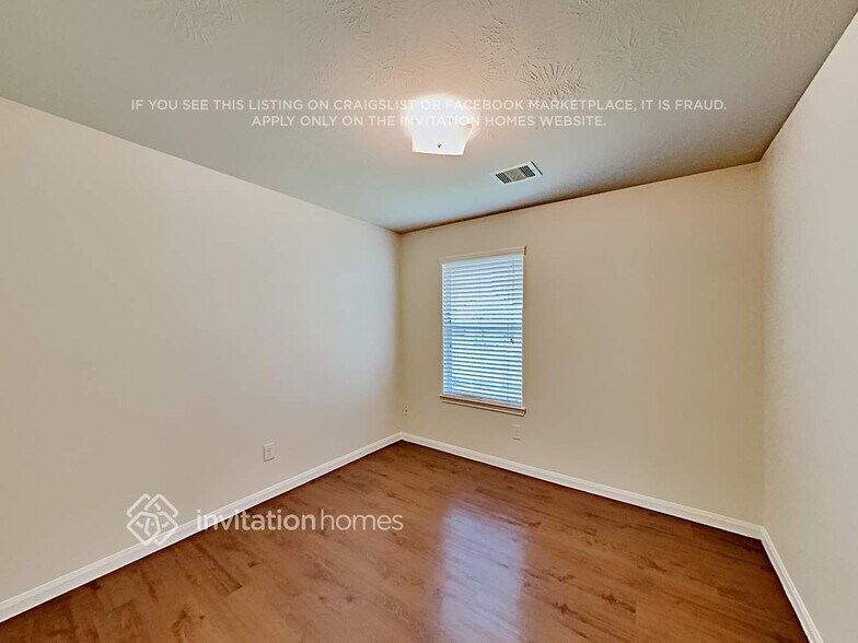 Building Photo - 18822 N Lyford Dr