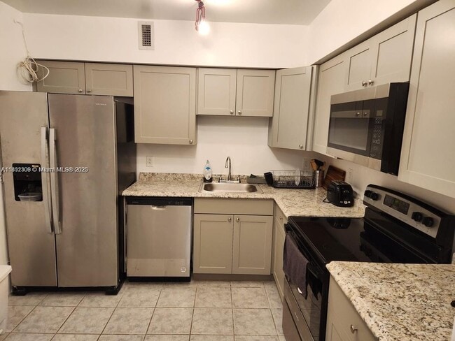 Building Photo - 5700 Collins Ave