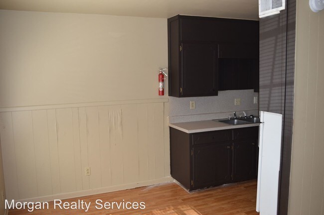 Building Photo - 1802 Polly Reed Dr