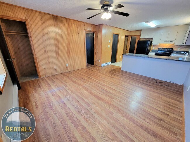 Building Photo - 387 Sugarloaf Rd