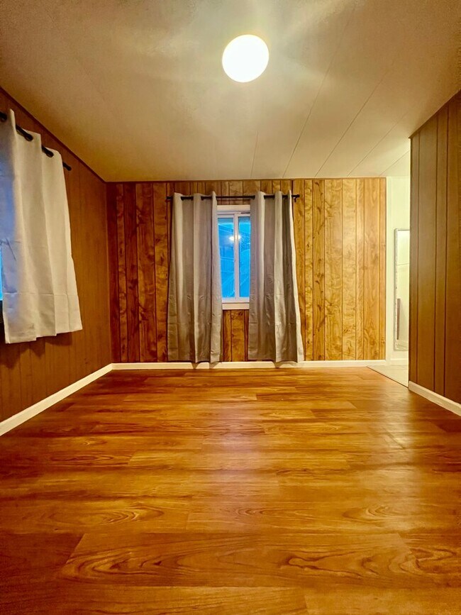 Building Photo - Beautiful, Bright & Airy Beach House--3Beds, 2Baths with Yard