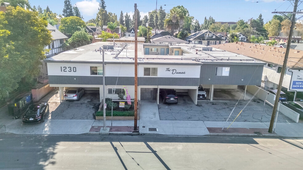 Building Photo - 1230 W 29th St