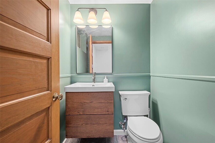 Building Photo - 1140 Folkstone Dr