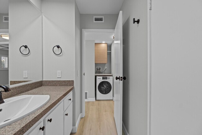 Building Photo - 1950 S Palm Canyon Dr