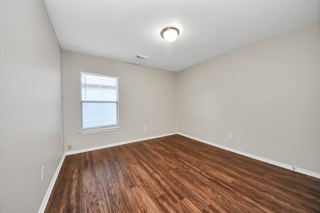 Building Photo - 1903 Ryansbrook Ln