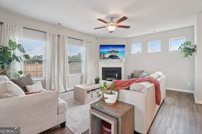 Building Photo - 3890 Clarington Dr