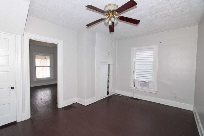 Building Photo - 202-204 Harrison Street Middletown OH 45042