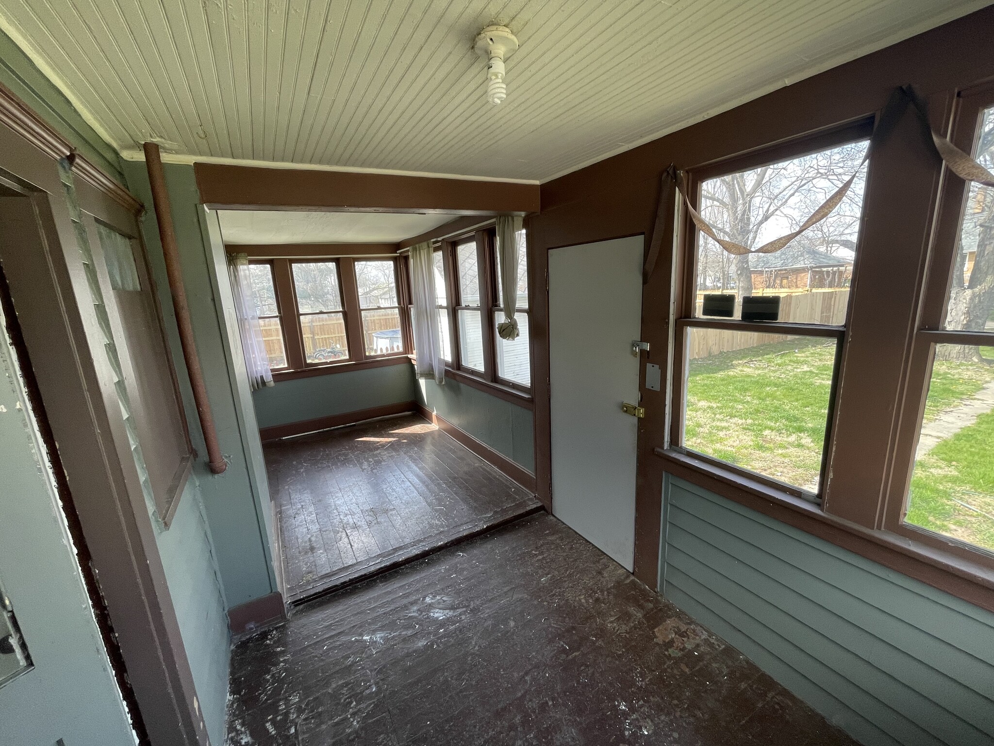 Sunroom / Storage room - 2105 Sherman Ave