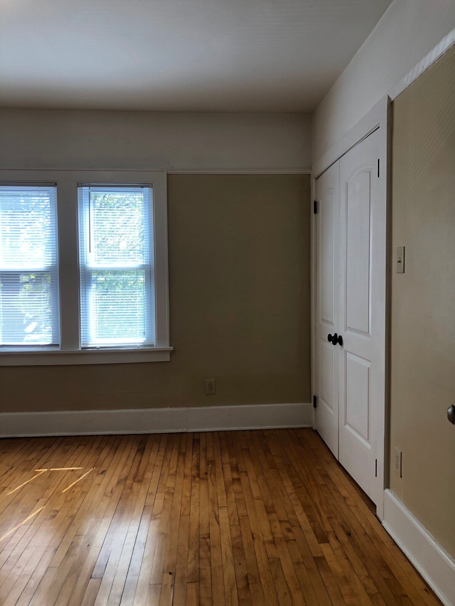 Building Photo - 2456 S Delaware Ave