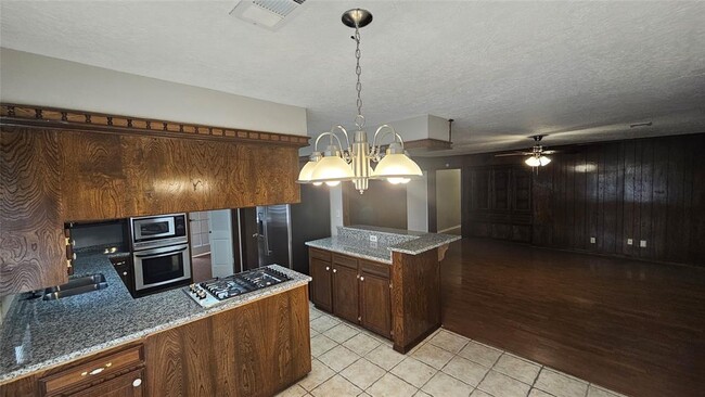 Building Photo - 7322 Ridge Oak Dr