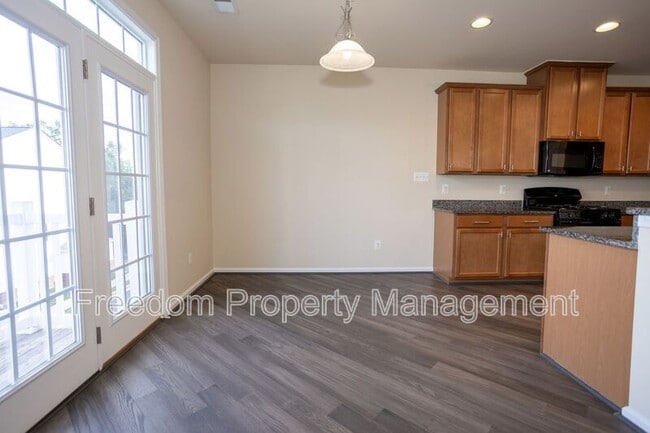 Building Photo - 7408 Brunson Cir