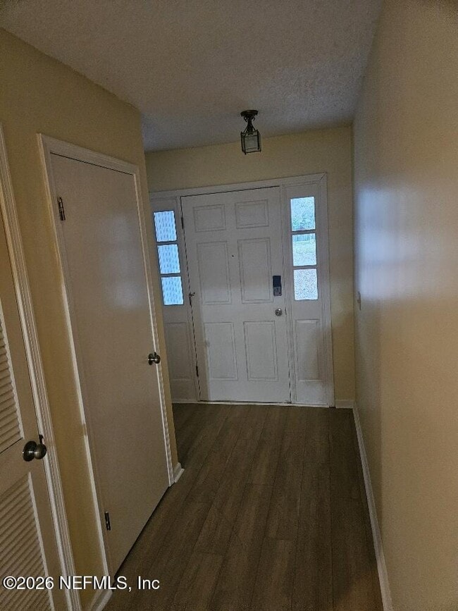 Building Photo - 540 Majestic Wood Dr