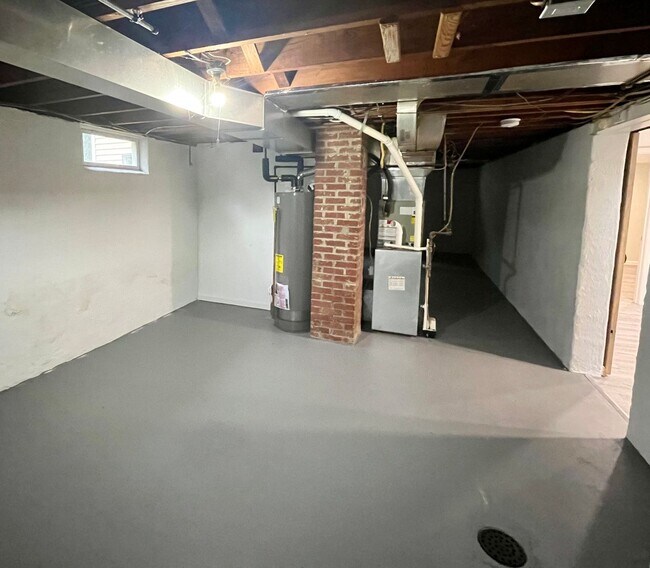 Building Photo - Updated 2 bedroom home in Alton