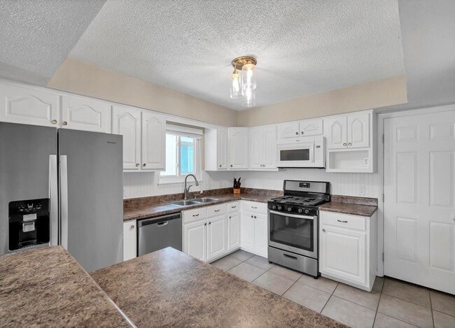 Building Photo - 1034 Alderwood Way