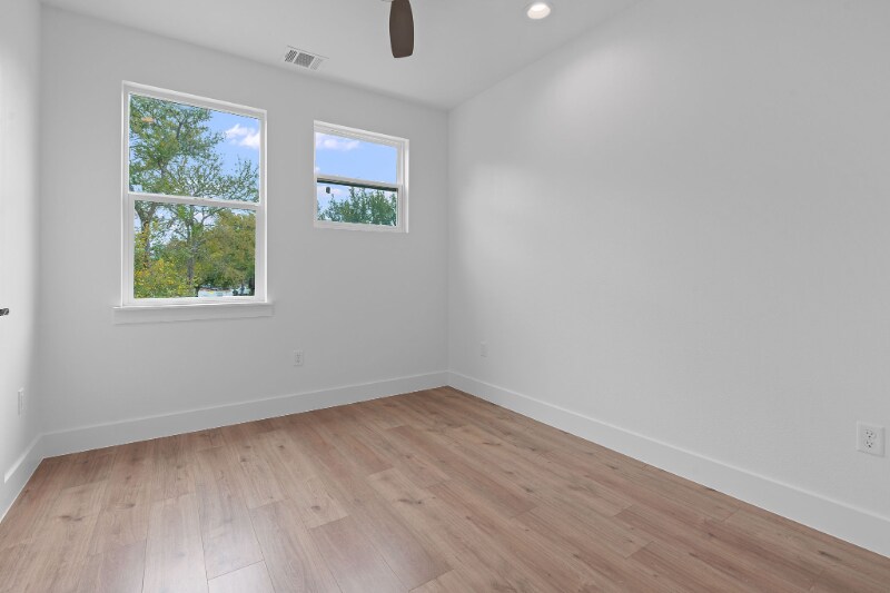 Building Photo - 124 S Mockingbird Cir