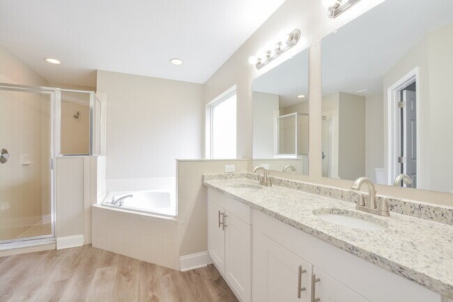 Building Photo - 8344 Lake Amhurst Trail