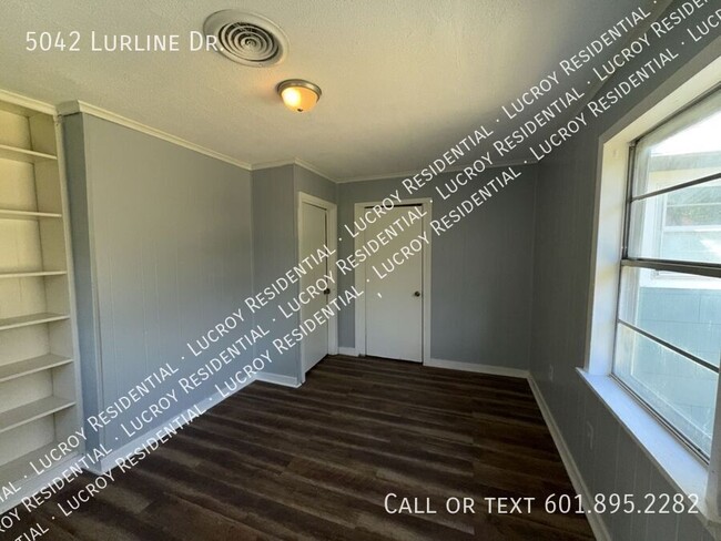 Building Photo - 5042 Lurline Dr