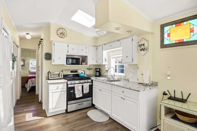 Building Photo - "Ramblers Rest Resort - 1 bed 1 bath home"