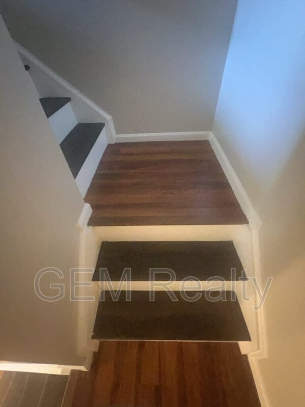 Building Photo - 5218 Drakes Ct