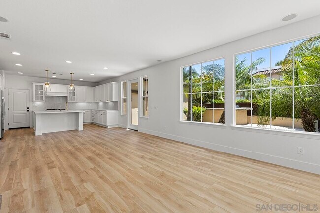 Building Photo - 6338 Huntington Dr