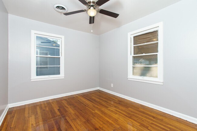 Building Photo - 1312 S Fern St