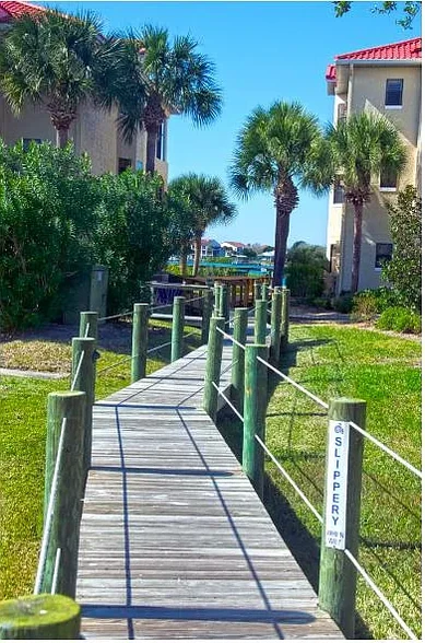 Building Photo - 464 Bouchelle Dr