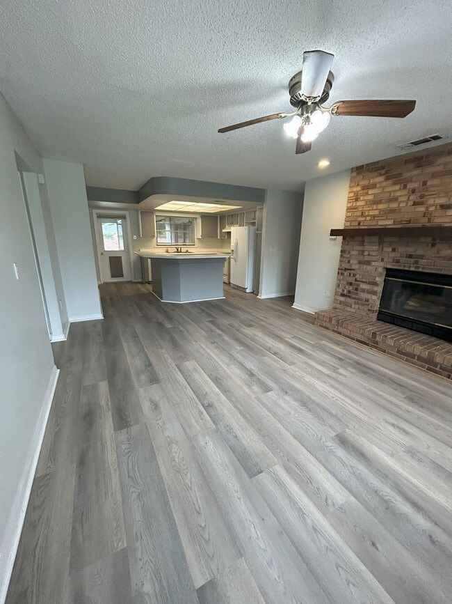 Building Photo - Dr. Phillips 4 Bedroom 2 Bathroom,