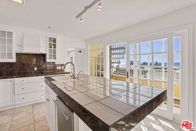 Building Photo - 25 Arcadia Ter