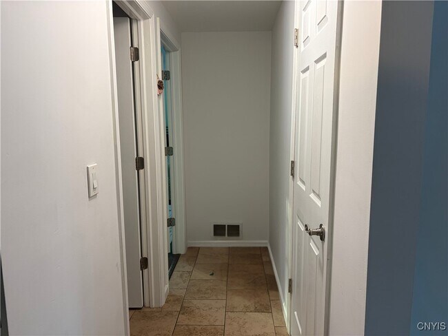 Building Photo - 7667 Charlemont Dr