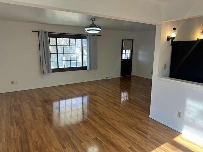 Building Photo - 4356-4358 S. Iowa Ave