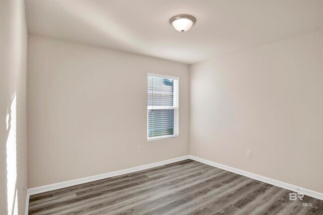 Building Photo - 32038 Lyon Rd