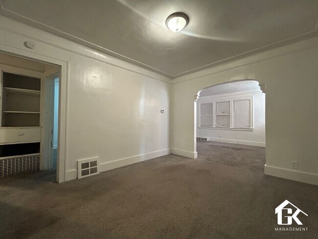 Building Photo - 2425 Clements St