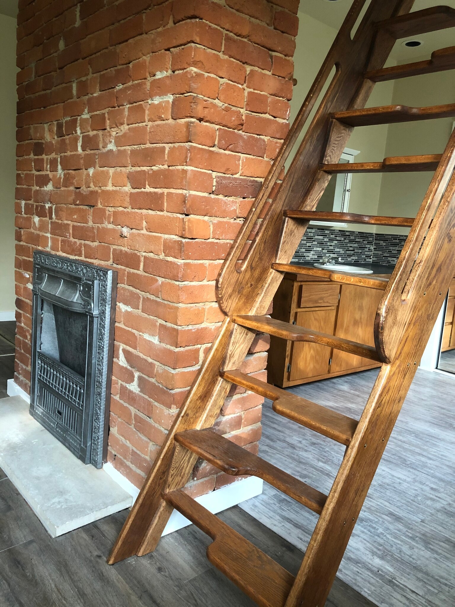 Building Photo - 5511 Claybourne St