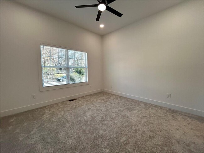 Building Photo - 73 Whitefoord Ave SE