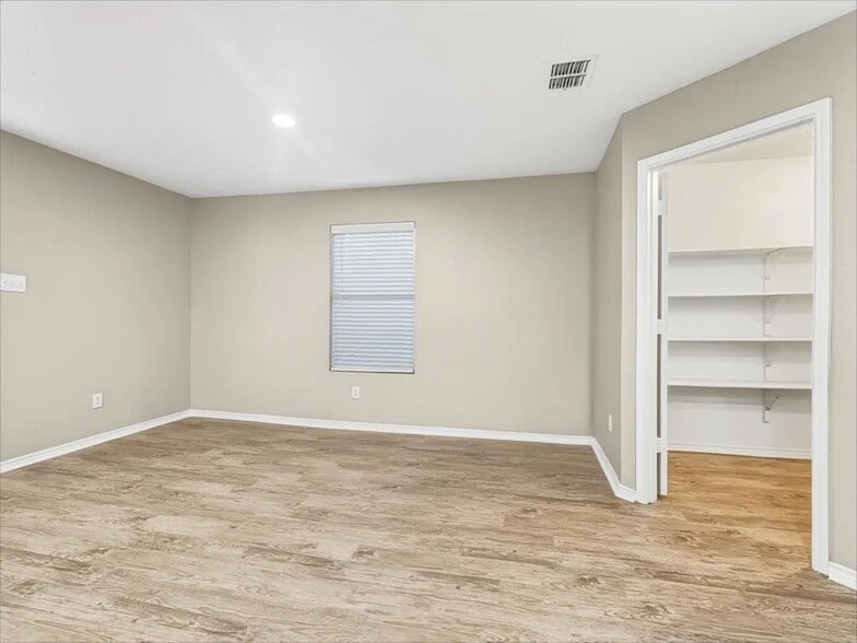 Building Photo - 3166 Teodoro Dr