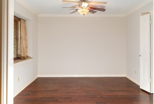 Building Photo - 1704 Crystal Hills Dr