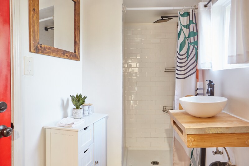 Building Photo - 1053 N Eastman Ave