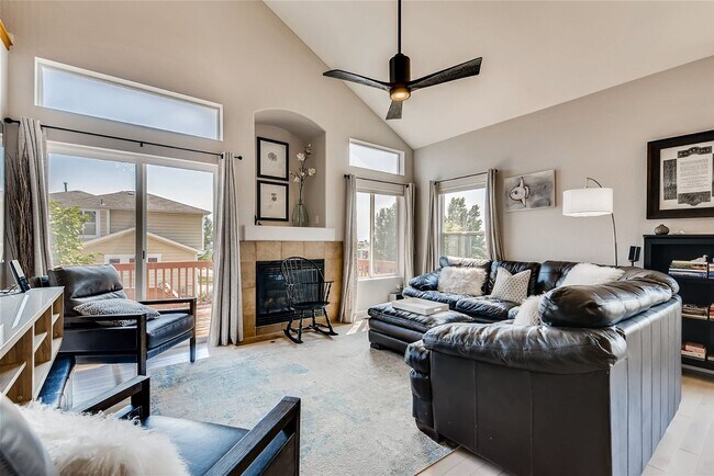 Building Photo - Beautiful 5 Bed 3.5 Bath Home In An Amazin...