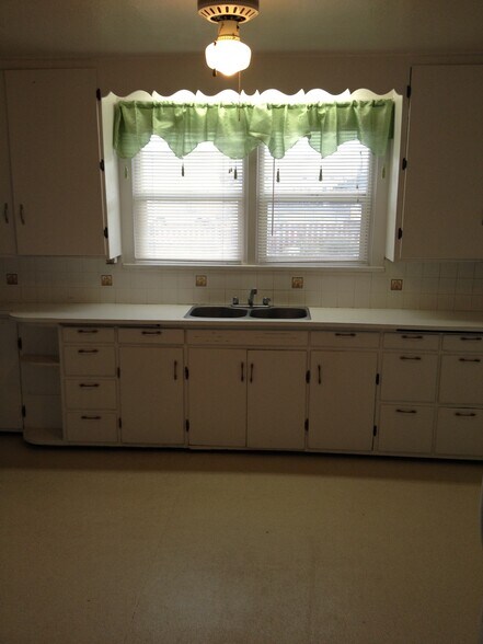 Primary Photo - 1268 Sycamore St
