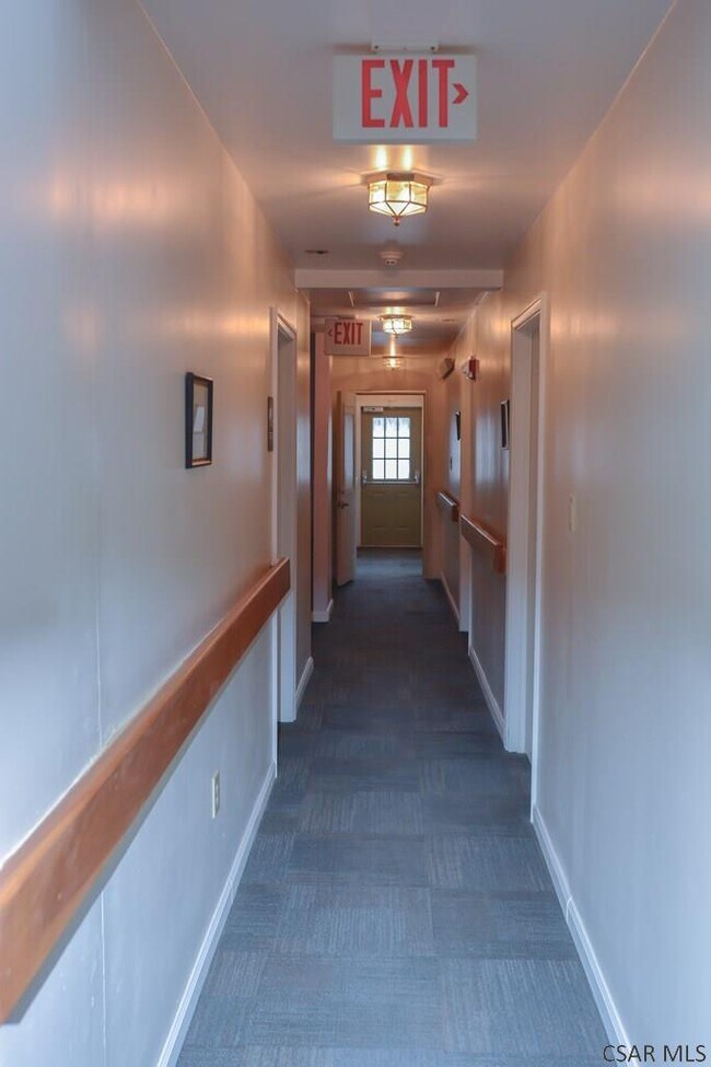 Building Photo - 13 1st St