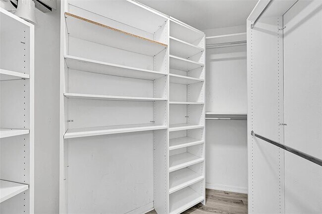 Building Photo - 16417 Sapphire Pl