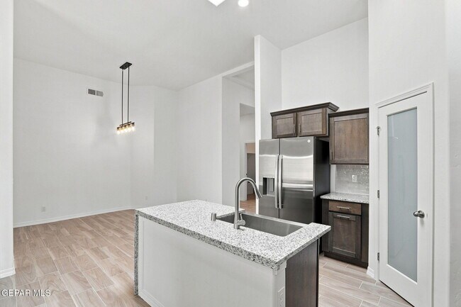 Building Photo - 15321 Promise Ct
