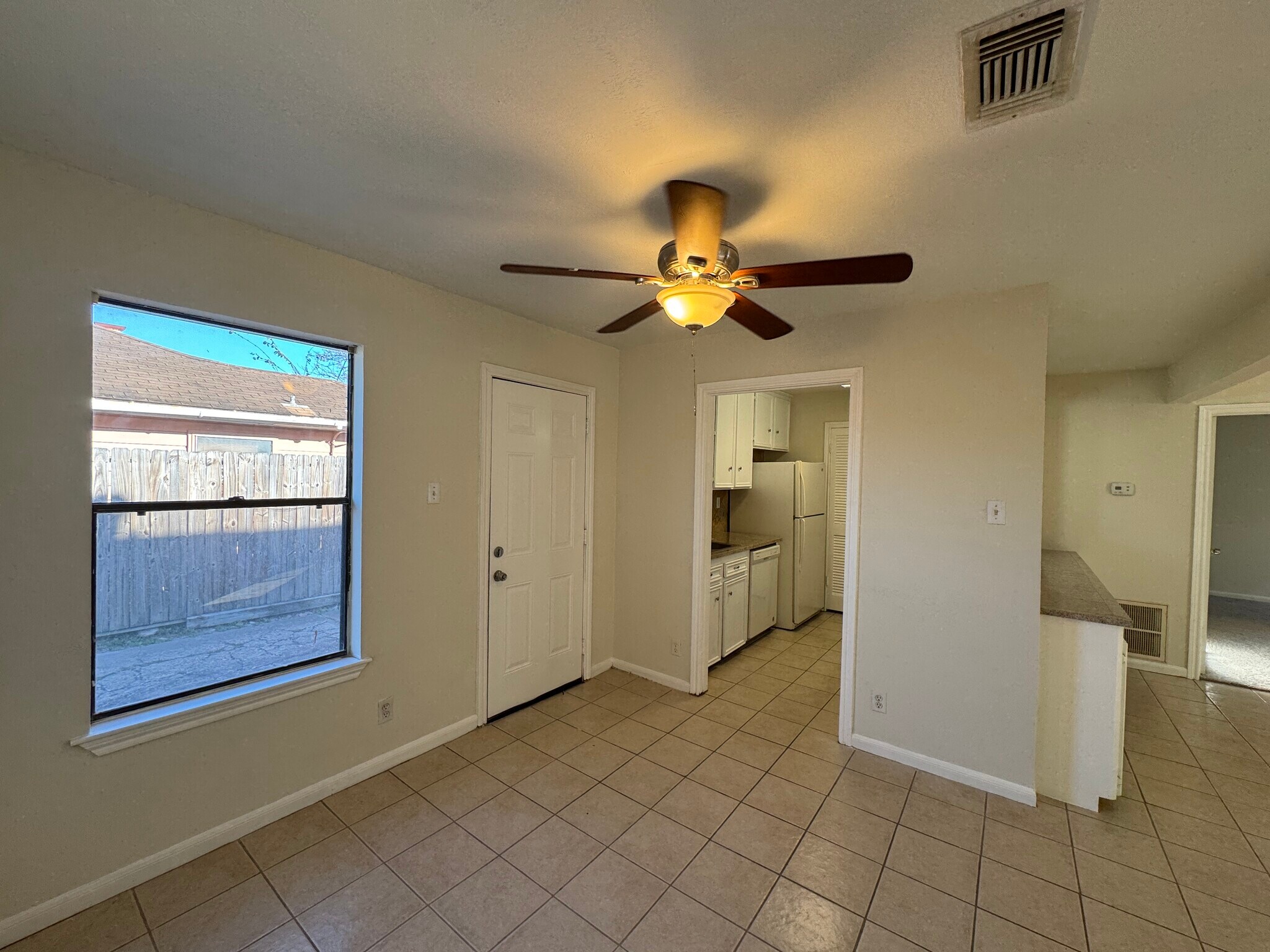 Building Photo - 8915 Emnora Ln