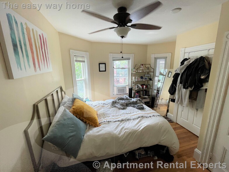 Building Photo - 42-44 Gorham St Unit #2
