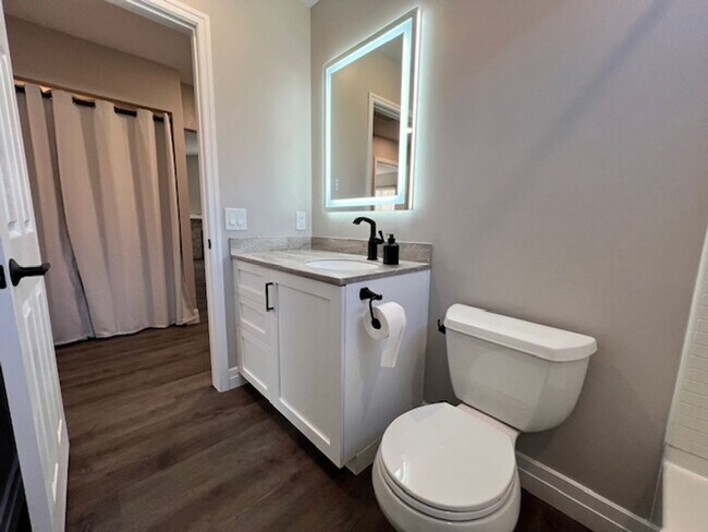 Building Photo - Fabulous 3 bedroom  Home