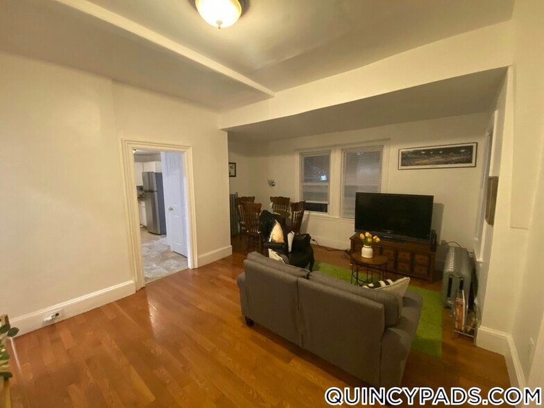 Building Photo - 161 Grandview Ave