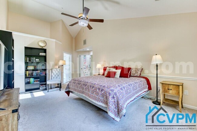 Building Photo - 13017 Weiss Dr