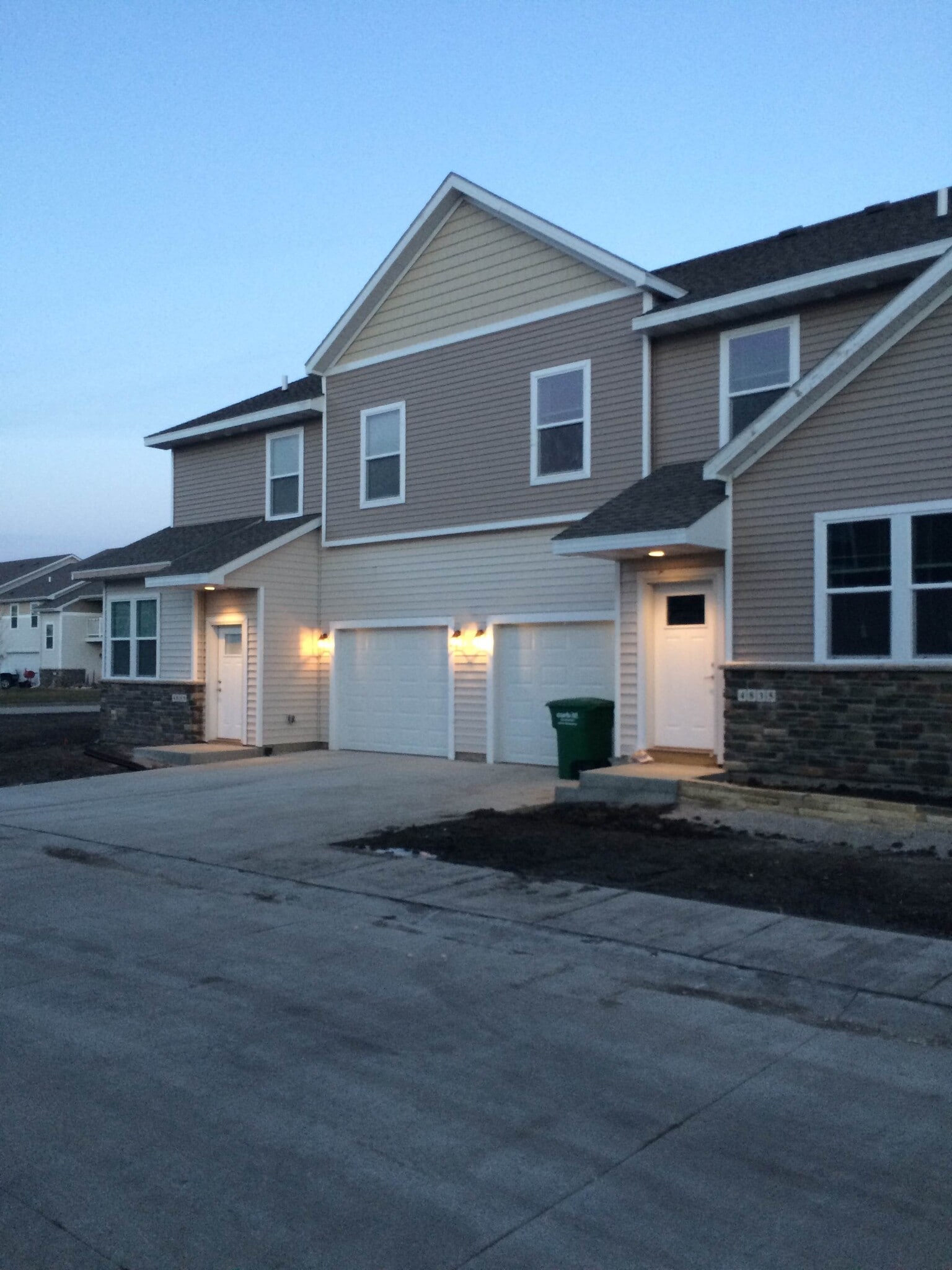 Building Photo - 4805 NE Grant Ln